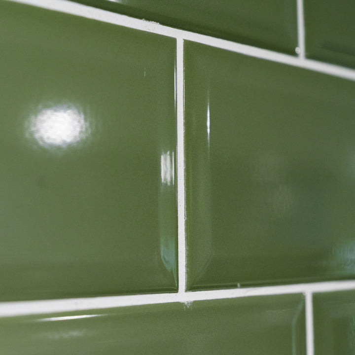Metro Verde Bottle Green Biselado Brillo 10 x 20cm Ceramic Tile - 1sqm perbox