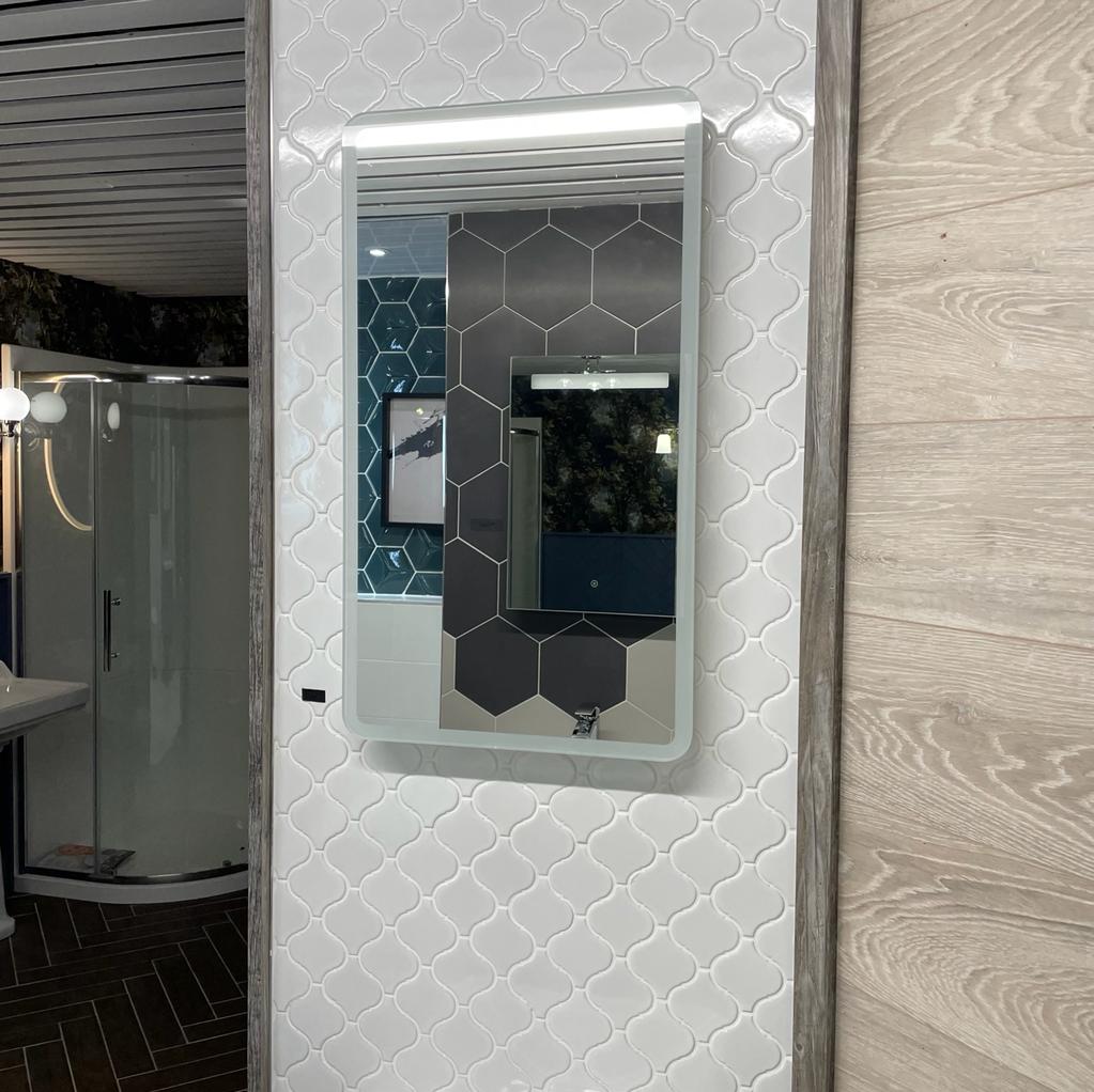 Flame White Gloss 28 x 24.6cm Mosaic Sheet